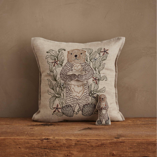 Otter Mama Pocket Pillow